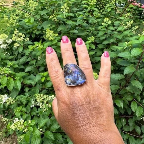 Enormous natural Boulder opal ring - Picture 4 of 7